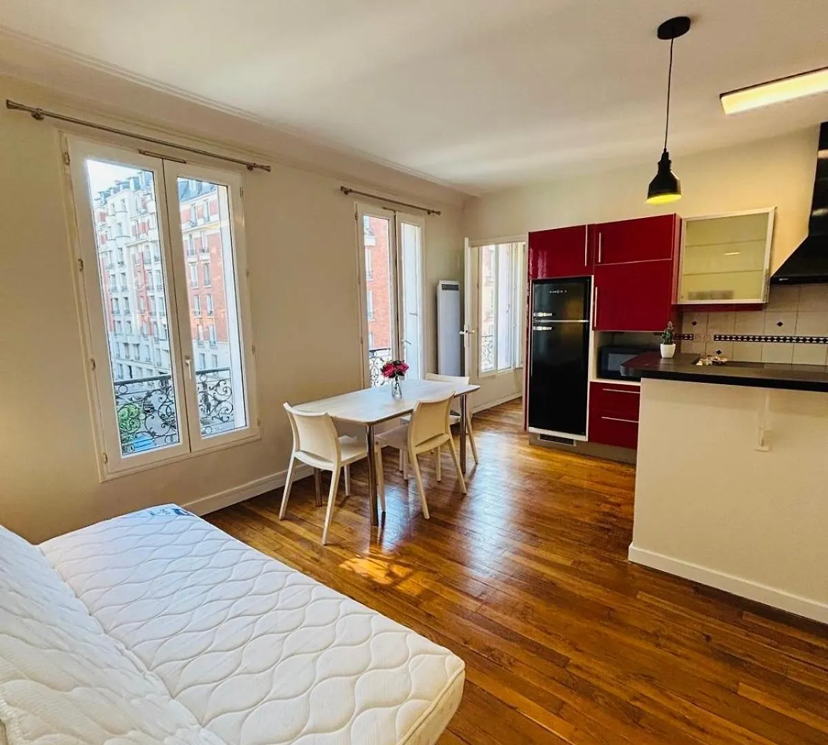 Appartement Commerce Tour Eiffel Paris France